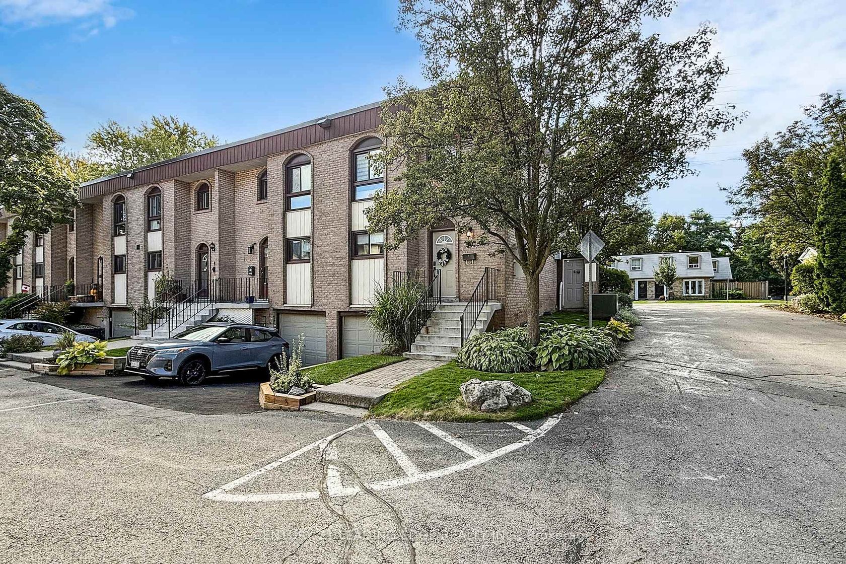 589 FRANCIS Road E, LaSalle, Burlington 