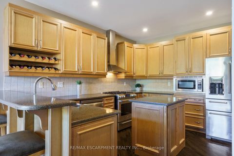 Photo 7 at 317 Great Lakes Boulevard, BR Bronte, Oakville