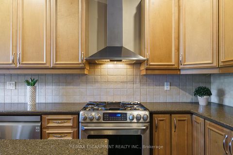 Photo 9 at 317 Great Lakes Boulevard, BR Bronte, Oakville