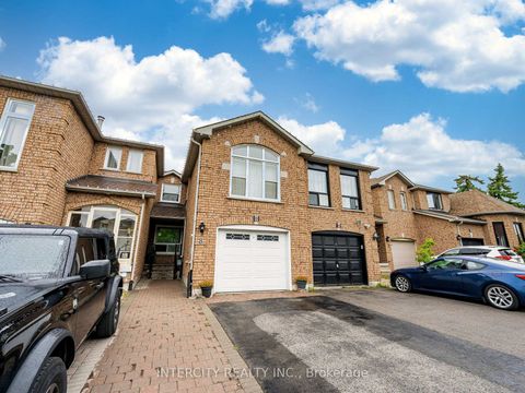 Photo 4 at 8 Wedgewood Place, Concord, Vaughan