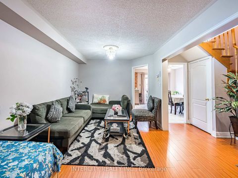 Photo 10 at 8 Wedgewood Place, Concord, Vaughan