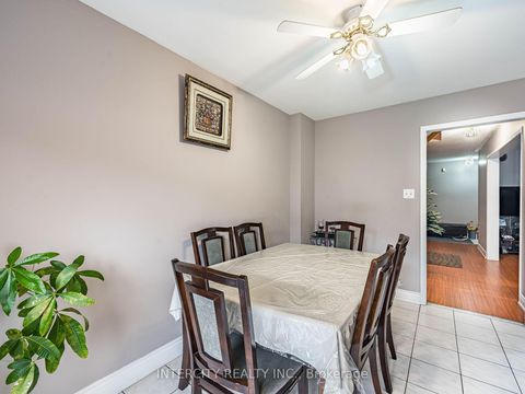 Photo 18 at 8 Wedgewood Place, Concord, Vaughan