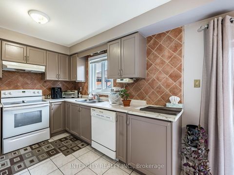 Photo 19 at 8 Wedgewood Place, Concord, Vaughan Photo 19 at 8 Wedgewood Place, Concord, Vaughan