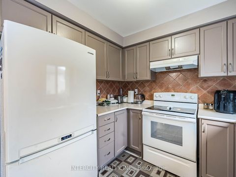 Photo 20 at 8 Wedgewood Place, Concord, Vaughan