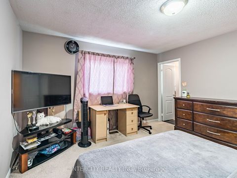 Photo 27 at 8 Wedgewood Place, Concord, Vaughan