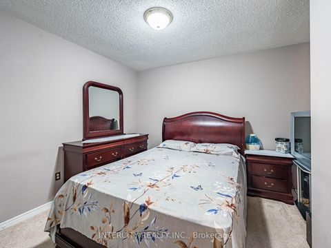 Photo 31 at 8 Wedgewood Place, Concord, Vaughan Photo 31 at 8 Wedgewood Place, Concord, Vaughan