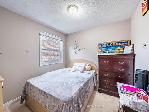 Photo 34 at 8 Wedgewood Place, Concord, Vaughan