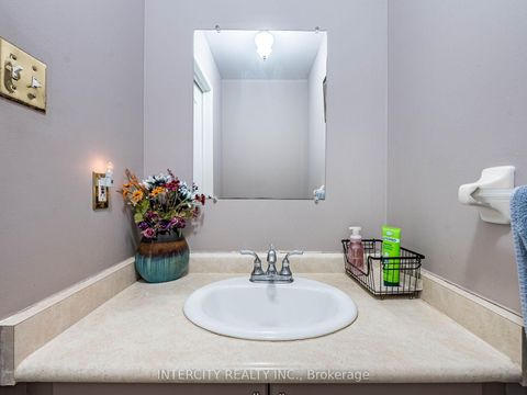 Photo 43 at 8 Wedgewood Place, Concord, Vaughan