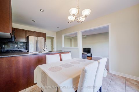 Photo 4 at 6 Lorridge Street, Oak Ridges Lake Wilcox, Richmond Hill