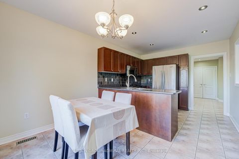 Photo 10 at 6 Lorridge Street, Oak Ridges Lake Wilcox, Richmond Hill