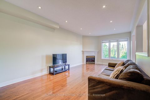 Photo 13 at 6 Lorridge Street, Oak Ridges Lake Wilcox, Richmond Hill