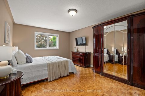 Photo 23 at 152 Ashton Drive, Maple, Vaughan