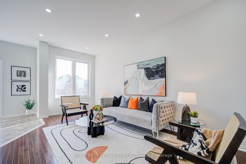 Photo 6 at 108 Catalpa Crescent, Patterson, Vaughan