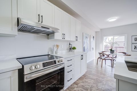 Photo 12 at 108 Catalpa Crescent, Patterson, Vaughan