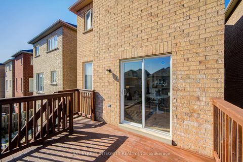 Photo 16 at 108 Catalpa Crescent, Patterson, Vaughan