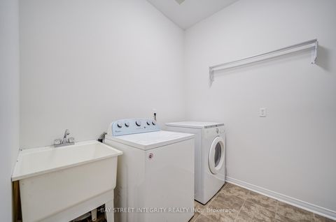 Photo 17 at 108 Catalpa Crescent, Patterson, Vaughan
