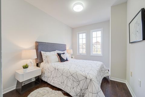 Photo 19 at 108 Catalpa Crescent, Patterson, Vaughan
