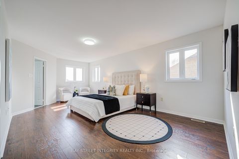 Photo 26 at 108 Catalpa Crescent, Patterson, Vaughan