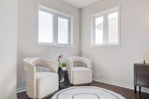 Photo 30 at 108 Catalpa Crescent, Patterson, Vaughan