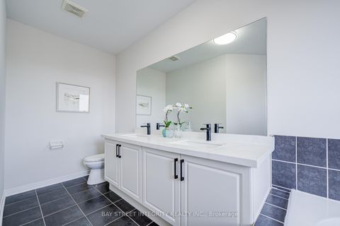 Photo 32 at 108 Catalpa Crescent, Patterson, Vaughan