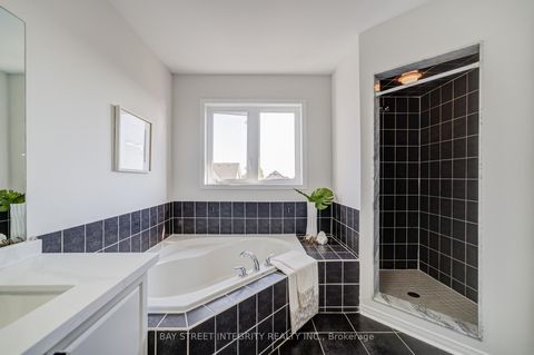 Photo 33 at 108 Catalpa Crescent, Patterson, Vaughan