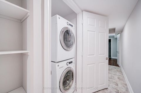 Photo 37 at 108 Catalpa Crescent, Patterson, Vaughan