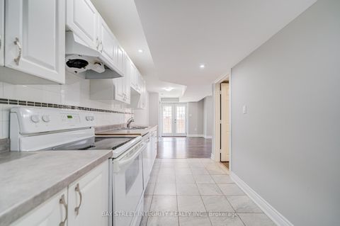 Photo 38 at 108 Catalpa Crescent, Patterson, Vaughan