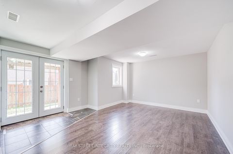 Photo 41 at 108 Catalpa Crescent, Patterson, Vaughan