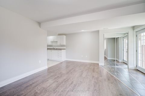 Photo 42 at 108 Catalpa Crescent, Patterson, Vaughan