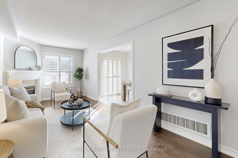 Photo 6 at 39 Vania Drive, Vellore Village, Vaughan