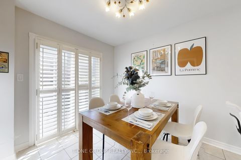 Photo 9 at 39 Vania Drive, Vellore Village, Vaughan