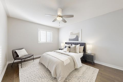 Photo 18 at 39 Vania Drive, Vellore Village, Vaughan