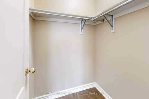 Photo 21 at 39 Vania Drive, Vellore Village, Vaughan
