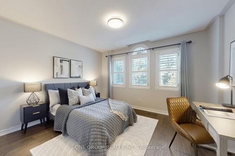 Photo 26 at 39 Vania Drive, Vellore Village, Vaughan