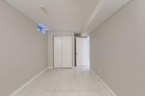 Photo 35 at 39 Vania Drive, Vellore Village, Vaughan