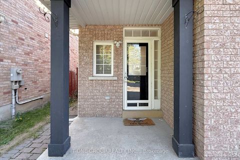 Photo 40 at 39 Vania Drive, Vellore Village, Vaughan