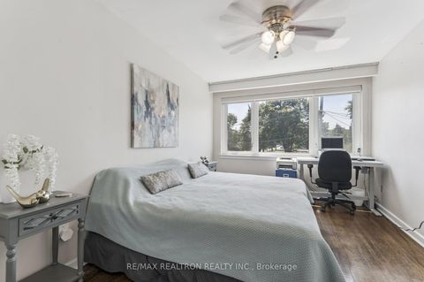 Photo 23 at 22 Midvale Road, Clanton Park, Toronto
