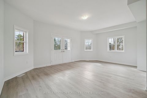Photo 4 at 2 Ravenscraig Place, Cookstown, Innisfil Photo 4 at 2 Ravenscraig Place, Cookstown, Innisfil