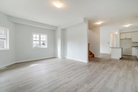Photo 8 at 2 Ravenscraig Place, Cookstown, Innisfil Photo 8 at 2 Ravenscraig Place, Cookstown, Innisfil