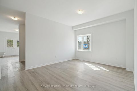 Photo 12 at 2 Ravenscraig Place, Cookstown, Innisfil