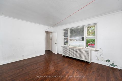 Photo 2 at 21 Plaxton Drive, Parkview, Toronto