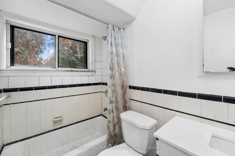Photo 7 at 21 Plaxton Drive, Parkview, Toronto
