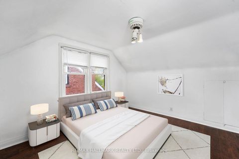 Photo 11 at 21 Plaxton Drive, Parkview, Toronto