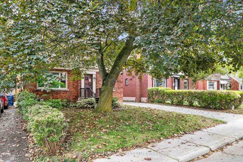 Photo 22 at 21 Plaxton Drive, Parkview, Toronto
