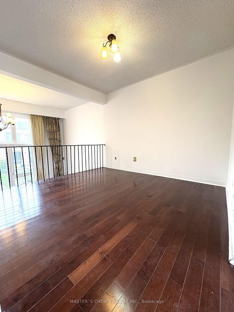 Photo 4 at 166 Collingsbrook Boulevard, L'Amoreaux, Toronto
