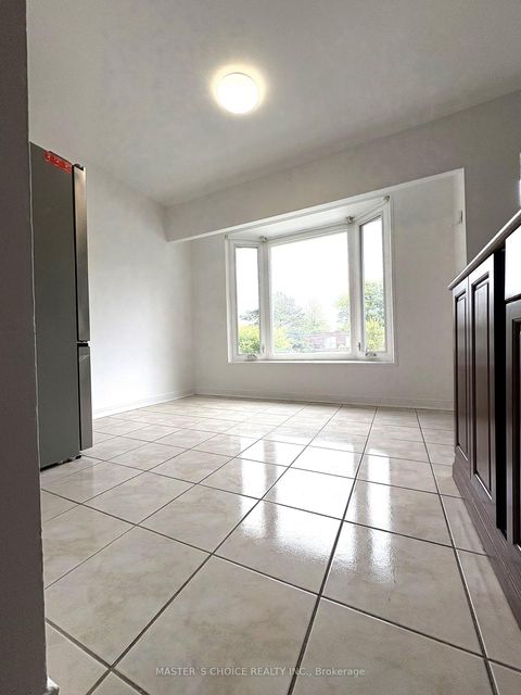 Photo 5 at 166 Collingsbrook Boulevard, L'Amoreaux, Toronto