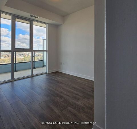 Photo 2 at 1116 - 60 Honeycrisp Crescent, Vaughan Corporate Centre, Vaughan