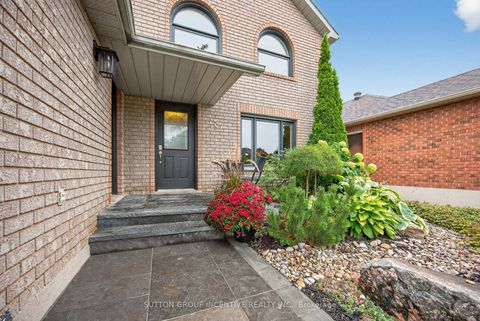 Photo 2 at 87 Irwin Drive, Northwest, Barrie