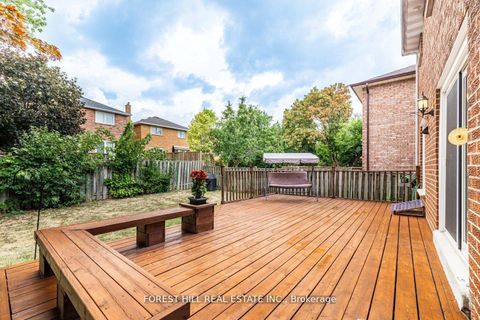 Photo 34 at 19 Eleanor Circle, South Richvale, Richmond Hill