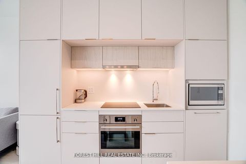 Photo 6 at 209 - 185 Alberta Avenue, Oakwood Village, Toronto